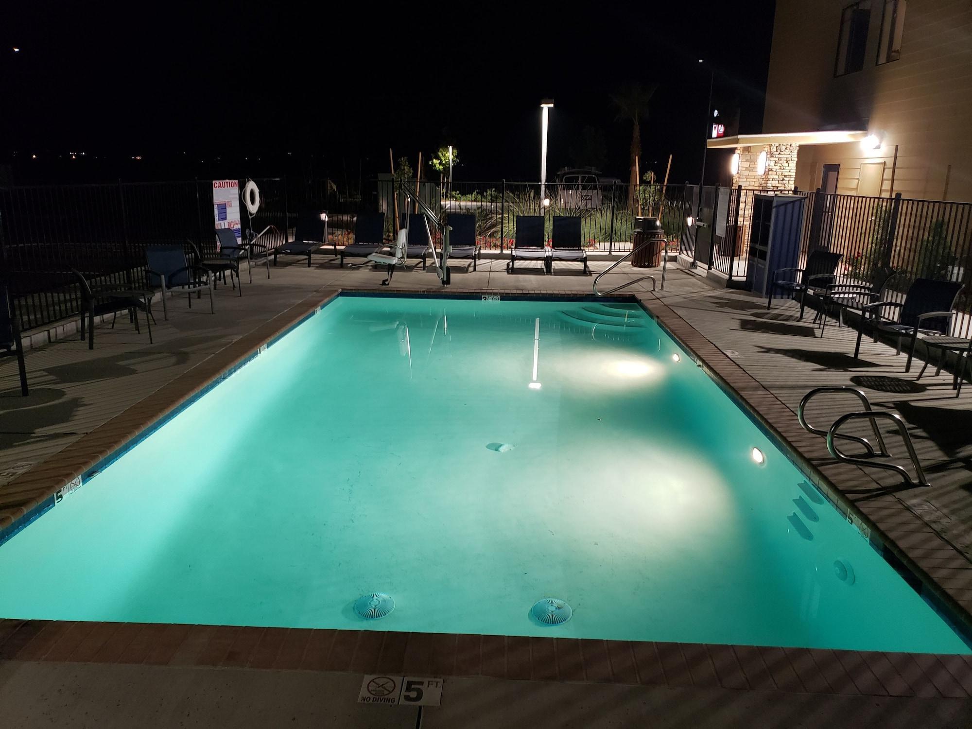 Best Western Plus Coalinga Inn Extérieur photo