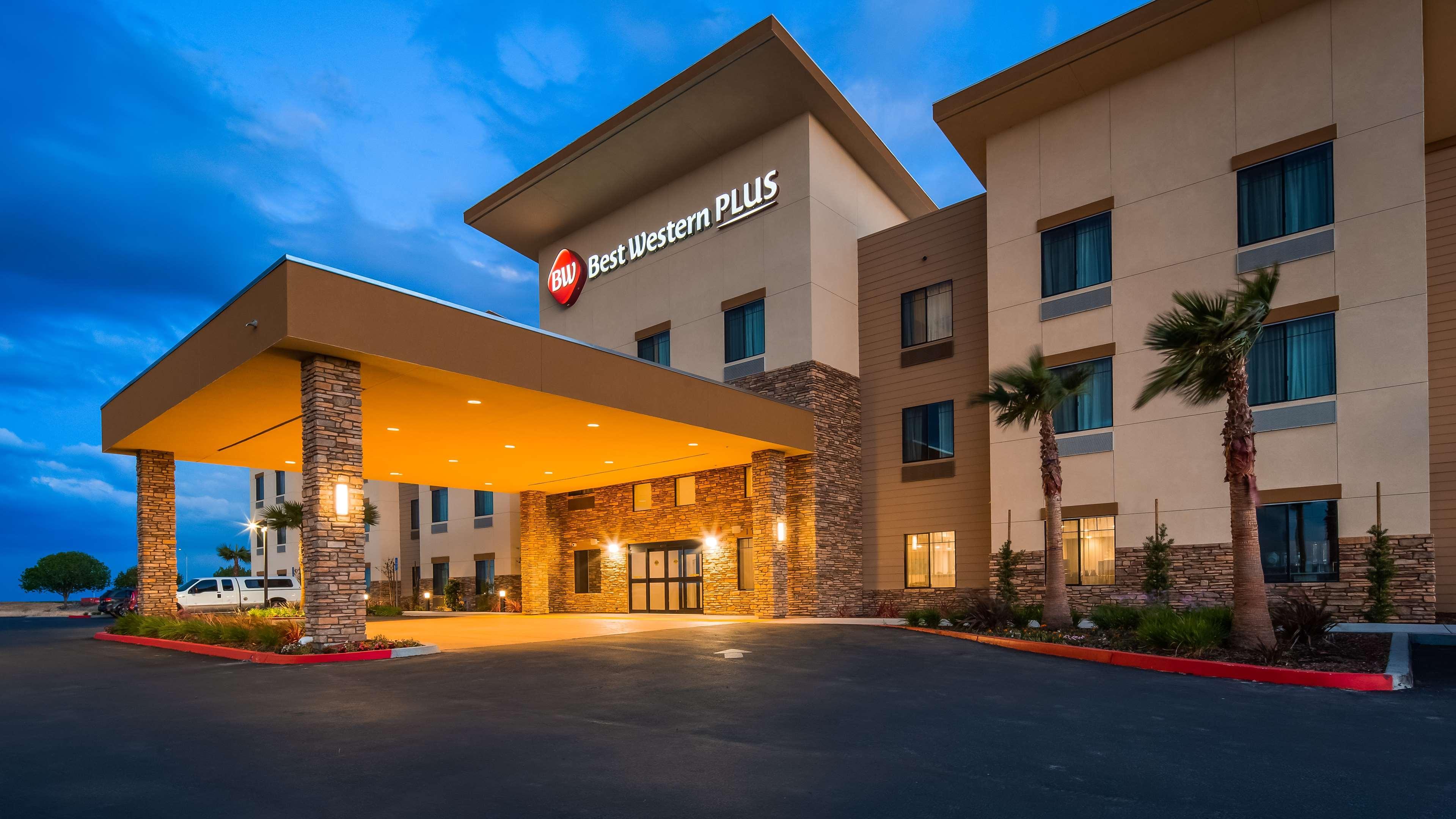 Best Western Plus Coalinga Inn Extérieur photo