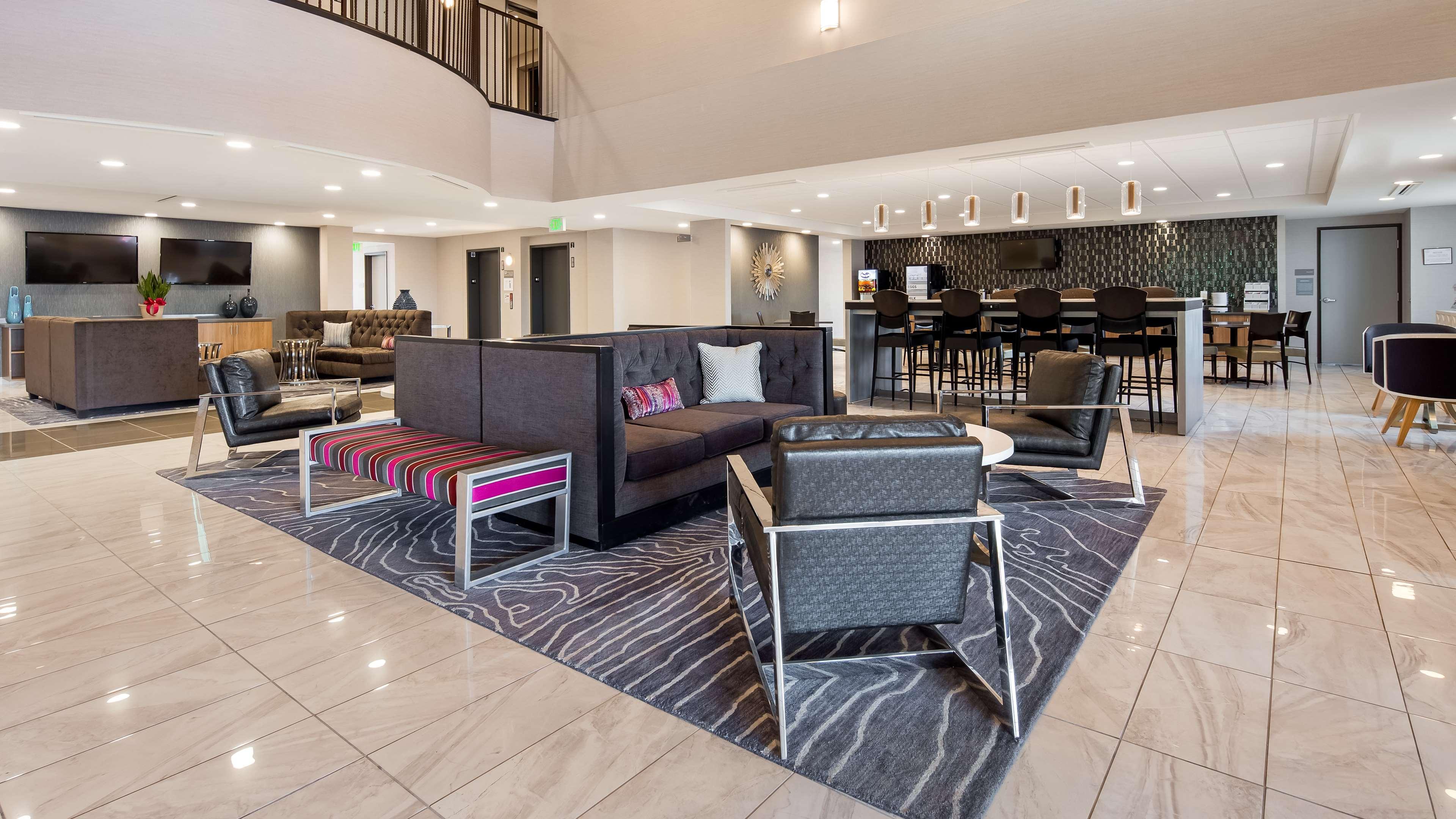 Best Western Plus Coalinga Inn Extérieur photo